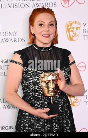 London, Großbritannien, 08/05/2022, 8.. Mai 2022, London, Großbritannien. Sophie Wilran, Gewinnerin des Female Performance in A Comedy Program Award für Almas nicht normale Teilnahme an den Virgin Media British Academy Television Awards 2022, Royal Festival Hall, London. Quelle: Doug Peters/EMPICS/Alamy Live News Stockfoto