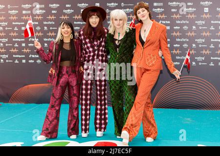 Turin, Italien. 08. Mai 2022. Die dänische Band REDDI auf Turquoise Carpet vom Eurovision Song Contest Stockfoto