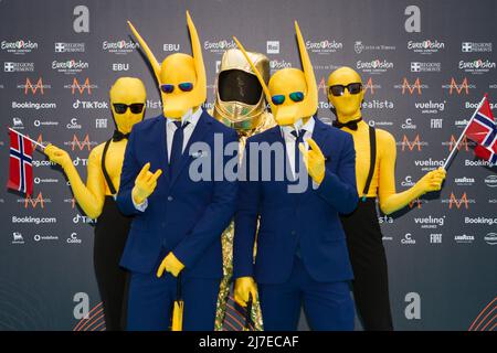 Turin, Italien. 08. Mai 2022. Die norwegische Band Subwoolfer auf Turquoise Carpet vom Eurovision Song Contest Stockfoto