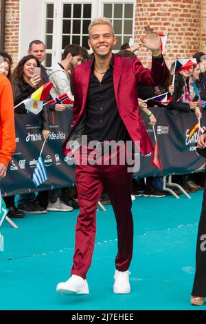 Turin, Italien. 08. Mai 2022. Der deutsche Sänger Malik Harris kommt bei der Eröffnungsveranstaltung des Eurovision Song ContestCREDIT: Marco Destefanis / Alamy Live News Stockfoto