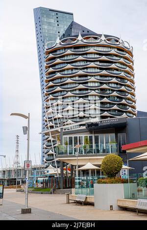 Wolkenkratzer im Docklands-Gebiet von Melbourne, Victoria, Australien am Freitag, den 15. April 2022.Foto: David Rowland / One-Image.com Stockfoto