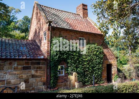 Das Familienhaus von Captain Cook in Fitzroy Gardens, Melbourne, Victoria, Australien, Samstag, 16. April 2022.Foto: David Rowland / One-Image.com Stockfoto