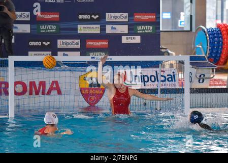 Emalia Eichelberger von SIS Roma während des Spiels SIS Roma gegen Ekipe Orizzonte Playoff Halbfinale der italienischen Meisterschaft Frauen Wasserpolo auf dem Polo Aquatico Ostia in Rom, Italien 07. Mai 2022 (Foto von Roberto Bettacchi / Pacifc Press) Stockfoto