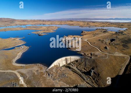 Poolburn Dam, Central Otago, South Island, Neuseeland - Drohnenantenne Stockfoto