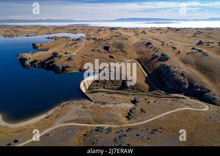 Poolburn Dam, Central Otago, South Island, Neuseeland - Drohnenantenne Stockfoto