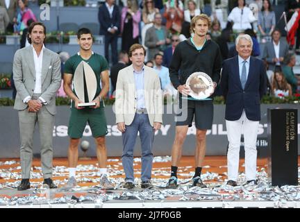 Feliciano Lopez, Alexander Zverev (zweiter Platz), Jose Luis Martinez Almeida, Carlos Alcaraz (Sieger) und Ignacio Garralda, Final Men's ATP match während des Mutua Madrid Open 2022 Tennisturniers am 8. Mai 2022 im Caja Magica Stadion in Madrid, Spanien - Foto Laurent Lairys / DPPI Stockfoto
