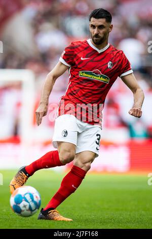 Freiburg Im Breisgau, Deutschland. 07.. Mai 2022. Fußball: Bundesliga, SC Freiburg - 1. FC Union Berlin, 33. Spieltag, Europa-Park Stadion. Freiburgs Vincenzo Grifo in Aktion. Kredit: Tom Weller/dpa - WICHTIGER HINWEIS: Gemäß den Anforderungen der DFL Deutsche Fußball Liga und des DFB Deutscher Fußball-Bund ist es untersagt, im Stadion und/oder vom Spiel aufgenommene Fotos in Form von Sequenzbildern und/oder videoähnlichen Fotoserien zu verwenden oder zu verwenden./dpa/Alamy Live News Stockfoto