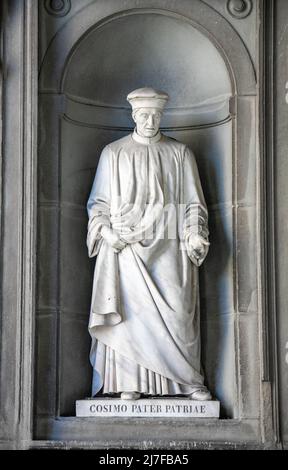 Statue von Cosimo Pater Patriae, Piazzale degli Uffizi, Florenz, Italien Stockfoto