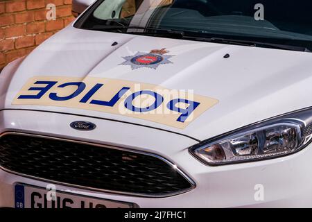 Epsom Surrey, London, Mai 08 2022, Nahaufnahme Von Polizeipatrouillen Autos Ohne Menschen Stockfoto