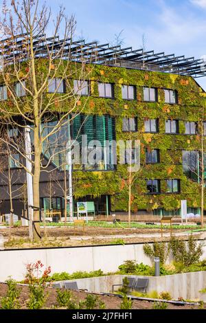 Almere, Niederlande - 3. April 2022: Aeres Green High School am Eingang der Floriade Expo 2022 wachsende grüne Städte in Almere Amsterdam, Niederlande Stockfoto