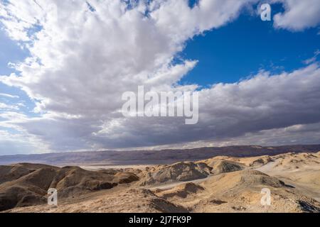 Mount Sodom (Har Sedom) ist ein Hügel entlang des südwestlichen Teils des Toten Meeres in Israel; es ist Teil des Judaean Desert Nature Reserve. Es braucht seine Stockfoto