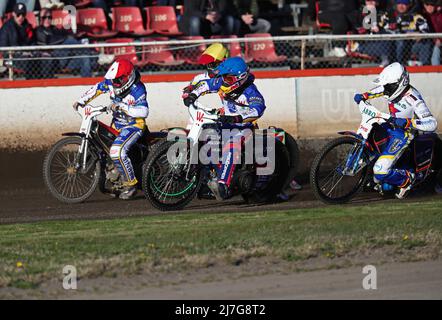 Heat 4, von links Rasmus Broberg, Alexander Woentin, Piotr Pawlicki und Brady Kurtz, beim Speedway-Match in der Elite Series zwischen Piraterna-Dackarna am Dienstagabend in der TBM Arena. Stockfoto