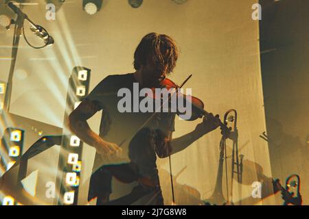 08/05/2022 - die belgische Indie-Pop/Rock-Gruppe BALTHAZAR spielt live bei Fabrique Milano, Italien Stockfoto