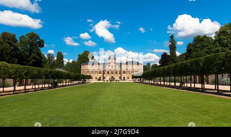 Favourite Castle ist das älteste deutsche Porzellanschloss in der Nähe des Dorfes Förch bei Rastatt. Deutschland, Baden-Württemberg. Stockfoto