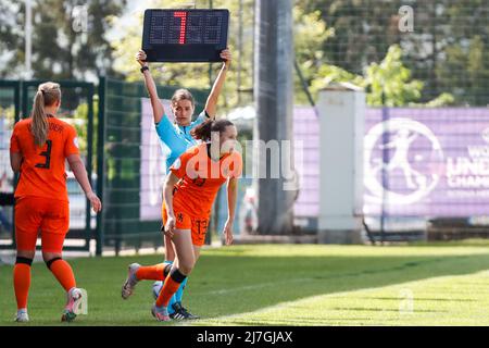 ZENICA, BOSNIEN UND HERZEGOWINA - 9. MAI: Maud Rutgers aus den Niederlanden während des UEFA European Women's U17 Championship Matches 2022 zwischen den Niederlanden und Dänemark im FF BH Football Training Center am 9. Mai 2022 in Zenica, Bosnien und Herzegowina (Foto: Nikola Krstic/Orange Picles) Stockfoto