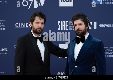 Rom, Italien, 3. Mai 2022 - Fabio e Damiano d'Innocenzo nimmt am roten Teppich beim 'David di Donatello'-Preis 2022 Teil. Credits: Luigi de Pompeis/Alamy Live News Stockfoto