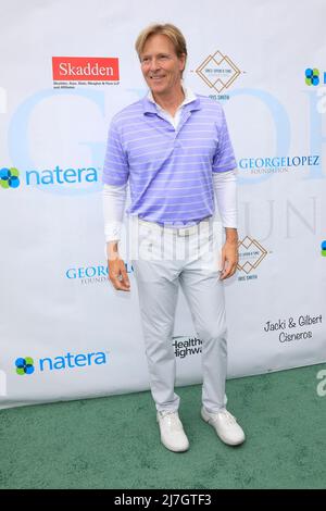 Burbank, CA. 2.. Mai 2022. Jack Wagner nimmt an dem jährlichen Celebrity Golf Turnier der George Lopez Foundation 15. Teil, Lakeside Golf Course, Burbank, CA, 2. Mai 2022. Kredit: Priscilla Grant/Everett Collection/Alamy Live Nachrichten Stockfoto