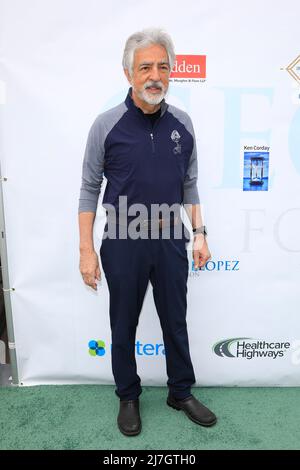 Burbank, CA. 2.. Mai 2022. Joe Mantagna nimmt an dem jährlichen Celebrity Golf Turnier der George Lopez Foundation 15. Teil, Lakeside Golf Course, Burbank, CA, 2. Mai 2022. Kredit: Priscilla Grant/Everett Collection/Alamy Live Nachrichten Stockfoto
