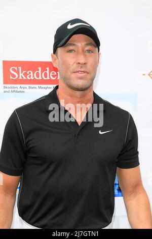 Burbank, CA. 2.. Mai 2022. Kyle Lowder nimmt an dem jährlichen Celebrity Golf Turnier der George Lopez Foundation 15. Teil, Lakeside Golf Course, Burbank, CA, 2. Mai 2022. Kredit: Priscilla Grant/Everett Collection/Alamy Live Nachrichten Stockfoto
