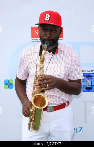 Burbank, CA. 2.. Mai 2022. Mike Phillips nimmt an dem jährlichen Celebrity Golf Tournament 15. der George Lopez Foundation Teil, Lakeside Golf Course, Burbank, CA, 2. Mai 2022. Kredit: Priscilla Grant/Everett Collection/Alamy Live Nachrichten Stockfoto