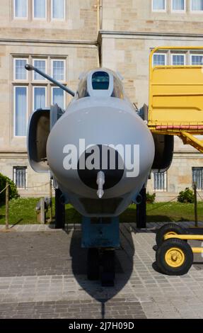 Eine spanische Luftwaffe McDonnell Douglas RF-4C Phantom II Frontpartie auf temporäre Ausstellung im Magdalena Palace Santander Spanien Mai 2022 Stockfoto