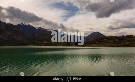 Castel San Vincenzo, Molise. Der See Stockfoto