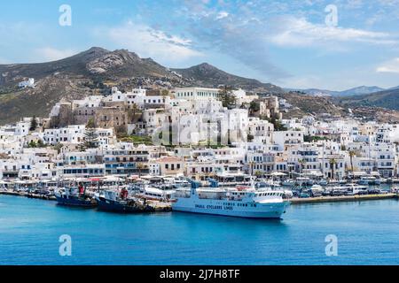 Hafen der Insel Naxos, in den Kykladen, Griechenland, Europa. Dies ist Chora, die Hauptstadt von Naxos, und das Schiff gesehen ist die legendäre .Skopelitis Stockfoto