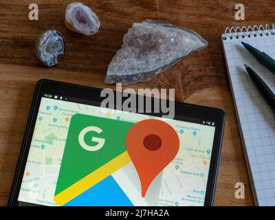 In diesem Foto Illustration Google Maps Logo auf einem Tablet angezeigt Stockfoto