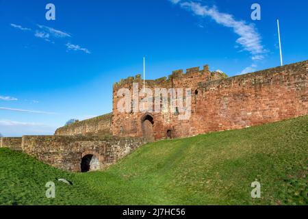 Carlisle Castle, über 900 Jahre alt, war im Laufe der Jahre die Heimat vieler historischer Ereignisse sowohl für die Engländer als auch für die Schotten. Carlisle, Cumbria, Stockfoto