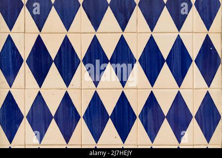 Muster und Texturen auf schönen bemalten Fliesen in Portugal Stockfoto