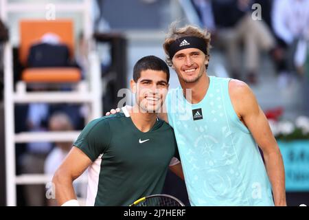 Madrid, Spanien, 08/05/2022, Carlos Alcaraz aus Spanien und Alexander Zverev aus Deutschland, Männerfinale während des Tennisturniers Mutua Madrid Open 2022 am 8. Mai 2022 im Caja Magica Stadion in Madrid, Spanien - Foto: Oscar J Barroso/DPPI/LiveMedia Stockfoto