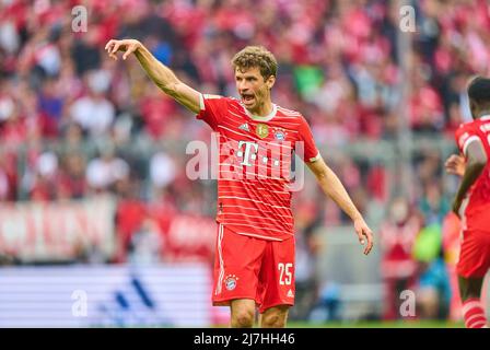München, Deutschland, 08/05/2022, Thomas MÜLLER, FCB 25 im Spiel FC BAYERN MÜNCHEN - VFB STUTTGART 2-2 1.Deutsche Fußballliga am 08. Mai 2022 in München, Deutschland. Saison 2021/2022, Spieltag 33, 1.Bundesliga, München, 33.Spieltag. FCB, © Peter Schatz / Alamy Live News - die DFL-VORSCHRIFTEN VERBIETEN DIE VERWENDUNG VON FOTOS als BILDSEQUENZEN und/oder QUASI-VIDEO - Stockfoto