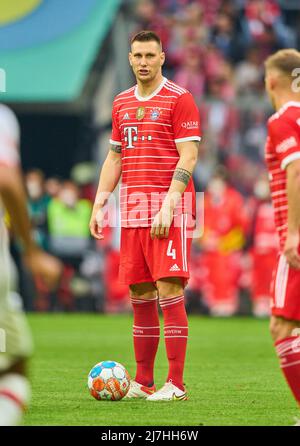 München, Deutschland, 08/05/2022, Niklas SUELE, SÜLE, FCB 4 im Spiel FC BAYERN MÜNCHEN - VFB STUTTGART 2-2 1.Deutsche Fußballliga am 08. Mai 2022 in München, Deutschland. Saison 2021/2022, Spieltag 33, 1.Bundesliga, München, 33.Spieltag. FCB, © Peter Schatz / Alamy Live News - die DFL-VORSCHRIFTEN VERBIETEN DIE VERWENDUNG VON FOTOS als BILDSEQUENZEN und/oder QUASI-VIDEO - Stockfoto