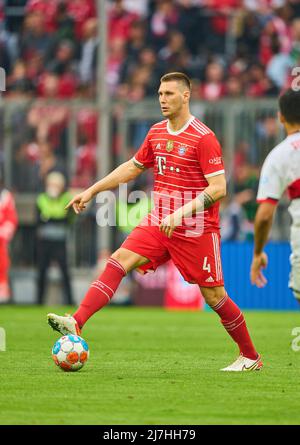 München, Deutschland, 08/05/2022, Niklas SUELE, SÜLE, FCB 4 im Spiel FC BAYERN MÜNCHEN - VFB STUTTGART 2-2 1.Deutsche Fußballliga am 08. Mai 2022 in München, Deutschland. Saison 2021/2022, Spieltag 33, 1.Bundesliga, München, 33.Spieltag. FCB, © Peter Schatz / Alamy Live News - die DFL-VORSCHRIFTEN VERBIETEN DIE VERWENDUNG VON FOTOS als BILDSEQUENZEN und/oder QUASI-VIDEO - Stockfoto