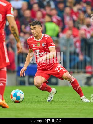 München, Deutschland, 08/05/2022, Marc ROCA, FCB 22 im Spiel FC BAYERN MÜNCHEN - VFB STUTTGART 2-2 1.Deutsche Fußballliga am 08. Mai 2022 in München, Deutschland. Saison 2021/2022, Spieltag 33, 1.Bundesliga, München, 33.Spieltag. FCB, © Peter Schatz / Alamy Live News - die DFL-VORSCHRIFTEN VERBIETEN DIE VERWENDUNG VON FOTOS als BILDSEQUENZEN und/oder QUASI-VIDEO - Stockfoto