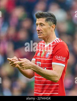 München, Deutschland, 08/05/2022, Robert LEWANDOWSKI, FCB 9 im Spiel FC BAYERN MÜNCHEN - VFB STUTTGART 2-2 1.Deutsche Fußballliga am 08. Mai 2022 in München, Deutschland. Saison 2021/2022, Spieltag 33, 1.Bundesliga, München, 33.Spieltag. FCB, © Peter Schatz / Alamy Live News - die DFL-VORSCHRIFTEN VERBIETEN DIE VERWENDUNG VON FOTOS als BILDSEQUENZEN und/oder QUASI-VIDEO - Stockfoto