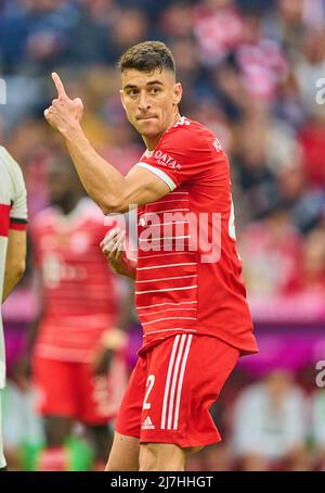 München, Deutschland, 08/05/2022, Marc ROCA, FCB 22 im Spiel FC BAYERN MÜNCHEN - VFB STUTTGART 2-2 1.Deutsche Fußballliga am 08. Mai 2022 in München, Deutschland. Saison 2021/2022, Spieltag 33, 1.Bundesliga, München, 33.Spieltag. FCB, © Peter Schatz / Alamy Live News - die DFL-VORSCHRIFTEN VERBIETEN DIE VERWENDUNG VON FOTOS als BILDSEQUENZEN und/oder QUASI-VIDEO - Stockfoto