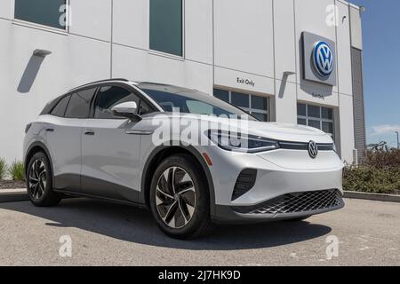 Noblesville - ca. Mai 2022: Volkswagen ID.4 SUV Elektrofahrzeug EV-Display in einem Händler. Ein DC-Schnellladegerät kann die Batterie in der ID.4 von erhalten Stockfoto