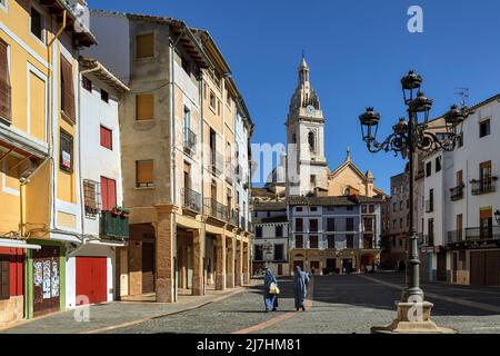 Marktplatz mit der Stiftskirche Basilika Santa Maria in der Stadt Xativa, Jativa, Valencia, Comunidad Valenciana, Spanien, Europa Stockfoto