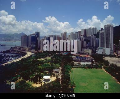 VISTA PANORAMICA DEL BARRIO DE NEGOCIOS Y DEL PUERTO DEPORTIVO - ROYAL YACHT CLUB. Lage: DISTRITO CENTRO. HONGKONG. China. Stockfoto