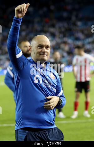 SHEFFIELD, GROSSBRITANNIEN. MAI 9. Alex Neil, Manager von Sunderland, feiert am Montag, den 9.. Mai 2022, das Ende des Halbfinales 2. der Sky Bet League 1Play zwischen Sheffield Wednesday und Sunderland in Hillsborough, Sheffield. (Kredit: Mark Fletcher | MI News) Kredit: MI Nachrichten & Sport /Alamy Live News Stockfoto