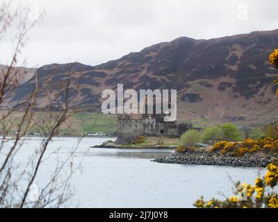 Eilean Donan Castle - eine der am meisten fotografierten Sehenswürdigkeiten in Schottland Stockfoto