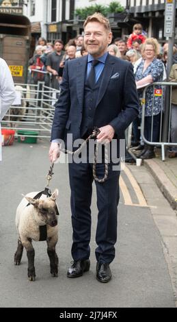 Sir Kenneth Branagh, der auf Leads SCHAFE läuft, nachdem er die Freiheit der Stadt in Stratford-upon-Avon erhalten hatte Stockfoto