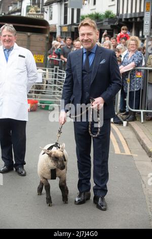 Sir Kenneth Branagh, der auf Leads SCHAFE läuft, nachdem er die Freiheit der Stadt in Stratford-upon-Avon erhalten hatte Stockfoto