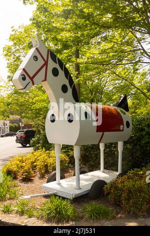 Morris the Horse Skulptur in der Innenstadt von Tryon North Carolina Stockfoto