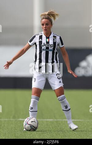 Vinovo, Italien, 7.. Mai 2022. Martina Rosuci von Juventus beim Spiel Serie A Femminile im Juventus Center, Vinovo. Bildnachweis sollte lauten: Jonathan Moscrop / Sportimage Stockfoto