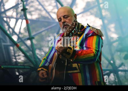 Turin, Italien. 08.. Mai 2022. Cristina d'Avena und die Band 'Gem Boy' im Eurovision Village in Turin (Foto von Daniela Parra Saiani/Pacific Press) Quelle: Pacific Press Media Production Corp./Alamy Live News Stockfoto