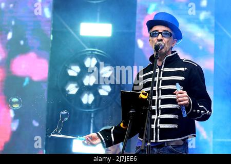 Turin, Italien. 08.. Mai 2022. Cristina d'Avena und die Band 'Gem Boy' im Eurovision Village in Turin (Foto von Daniela Parra Saiani/Pacific Press) Quelle: Pacific Press Media Production Corp./Alamy Live News Stockfoto