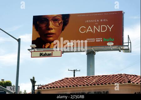 Reklametafeln auf dem Sunset Strip, auf denen Jessica Biel, Candy und Hulu zu sehen sind Stockfoto