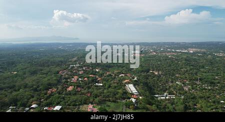 Luftdrohnenansicht des Zentrums von Managua an einem sonnigen Tag Stockfoto